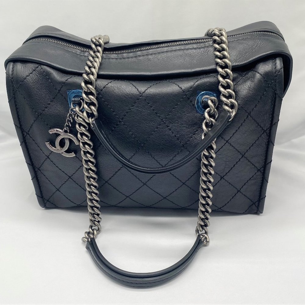 Chanel Black Diamond Stitch Handbag with Silver Hardware
